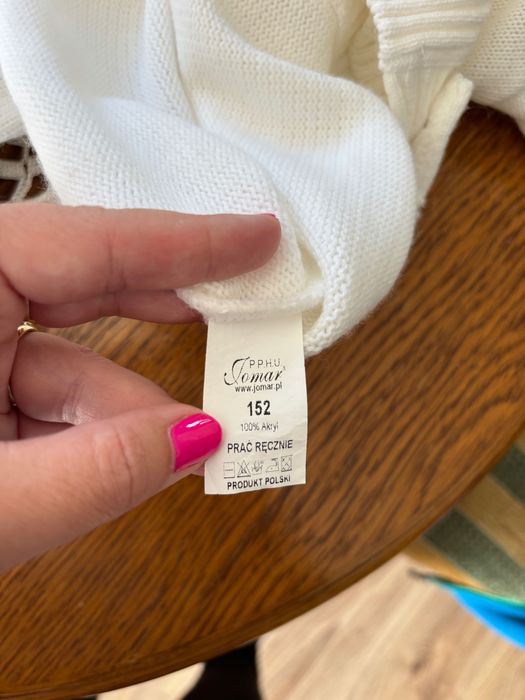Biały sweter rozm. 152