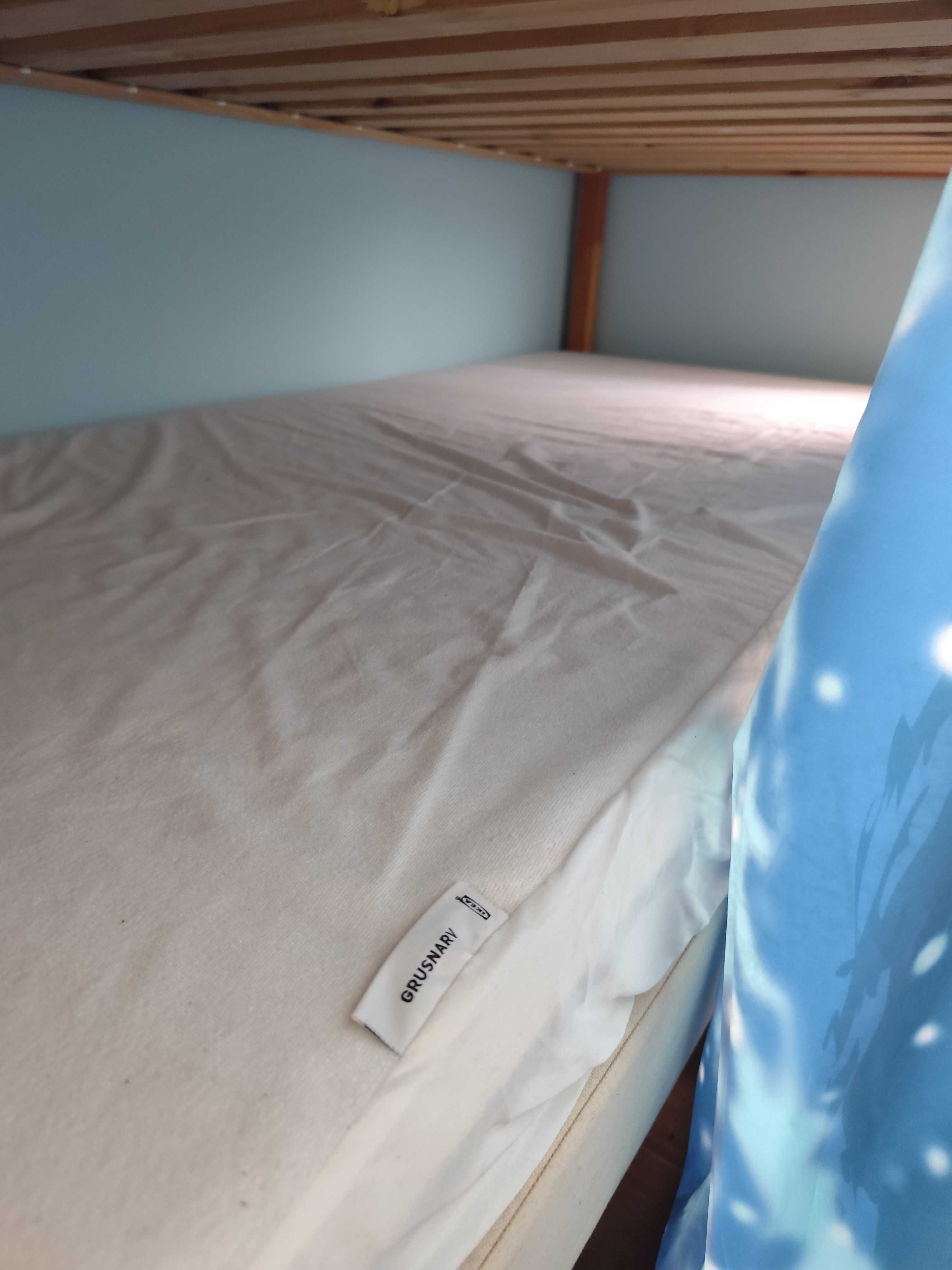 Duas camas IKEA : Kura+sommier