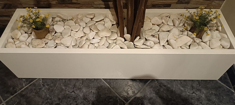 Vendo floreira retangular em lacado