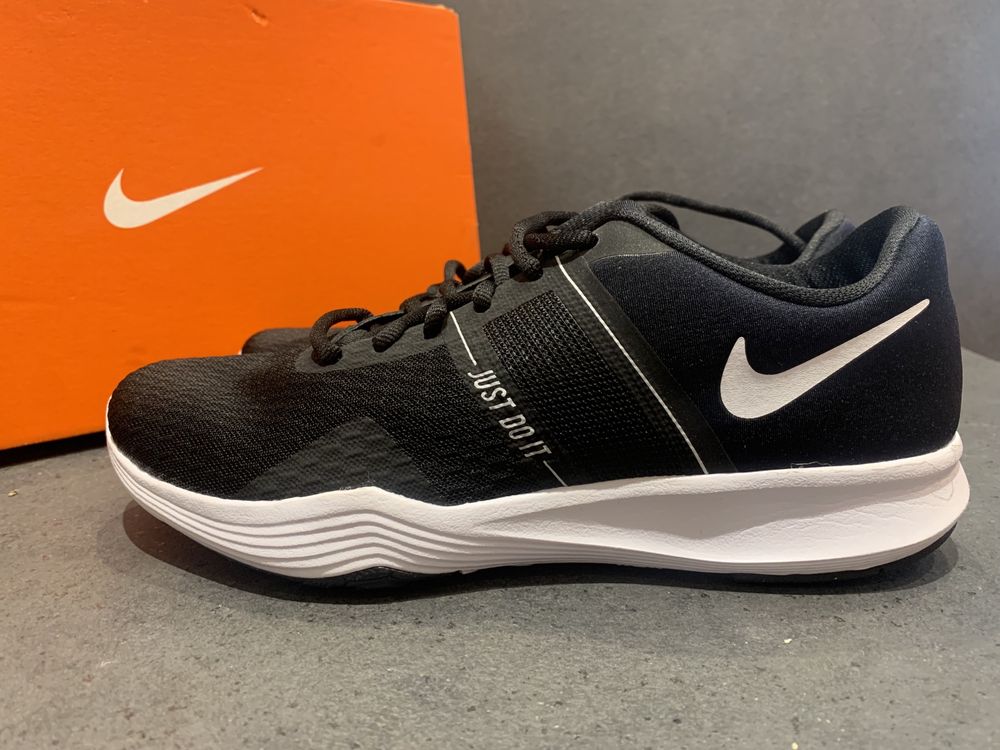 Buty treningowe Nike City Trainer r36.5/37.5