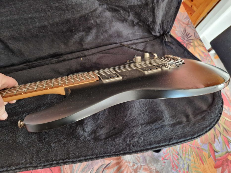 Gitara elektryczna Ibanez S320 slim (cienka deska) bardzo wygodna