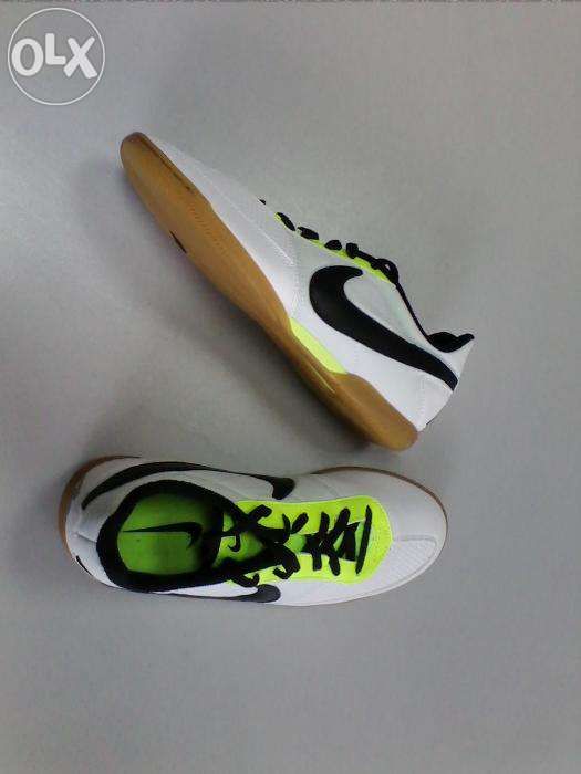 Nike futsal DAVINHO N.º 40 - novas e originais