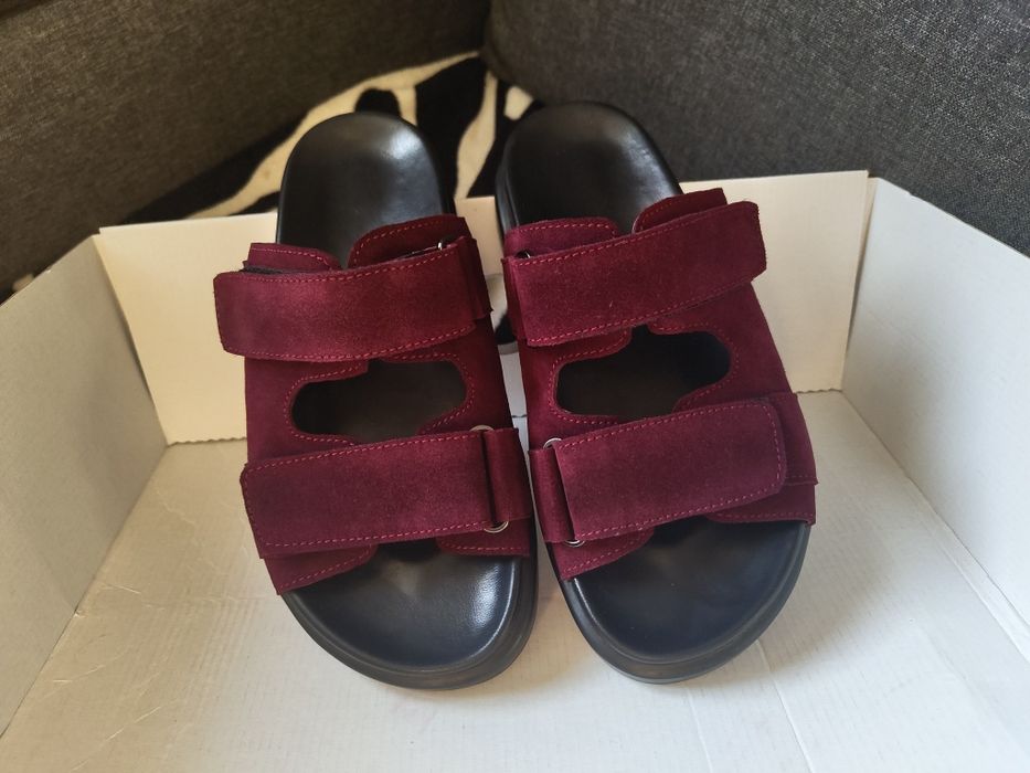 Продам шлепанцы с натуральной замши