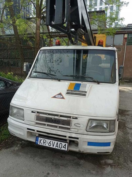 Zwyżka , podnośnik koszowy Iveco 14m