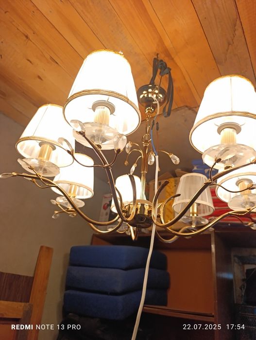 Люстра очень хорошая рабочия!