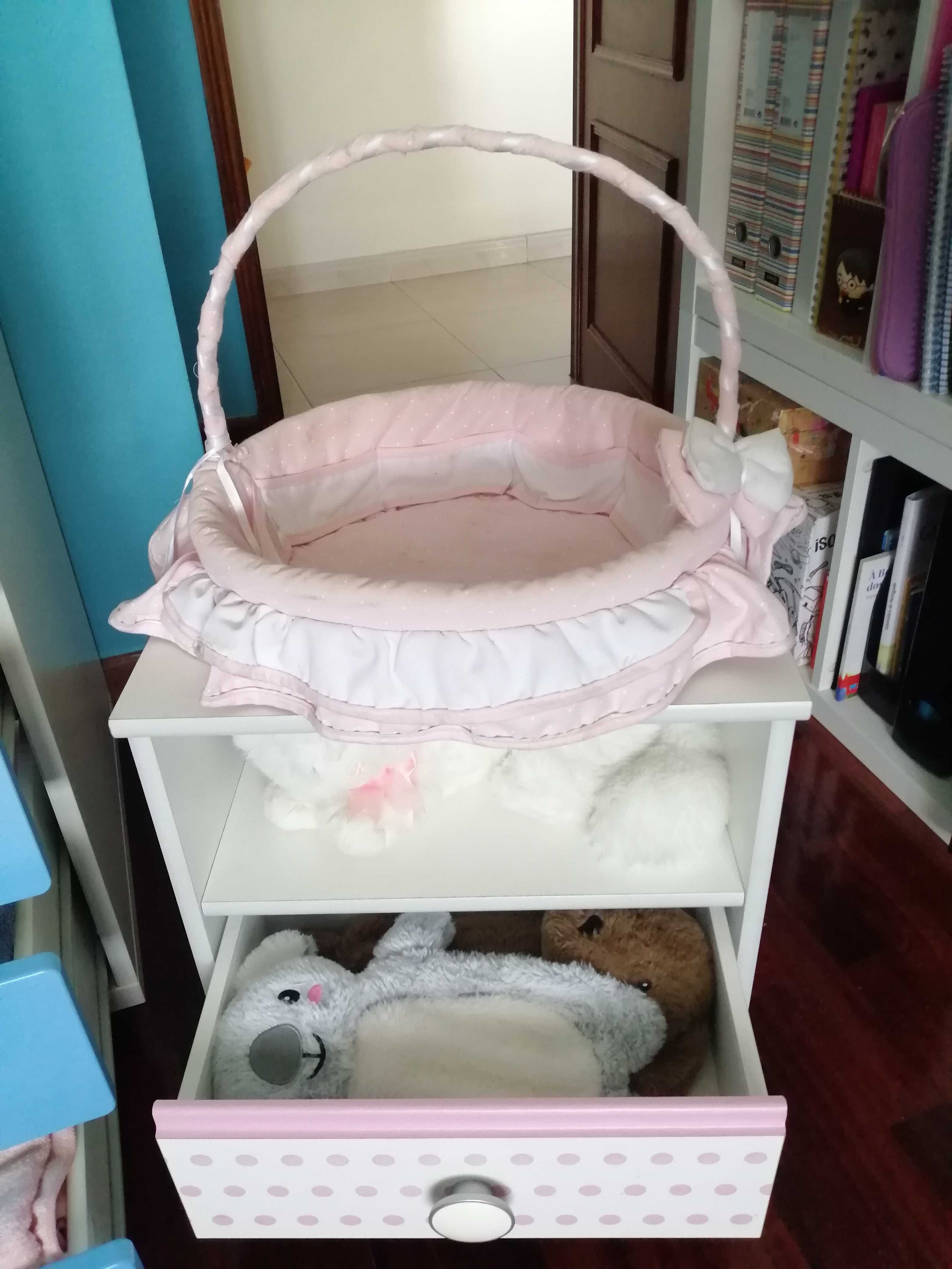 Armário de roupa + mesa de cabeceira infantil