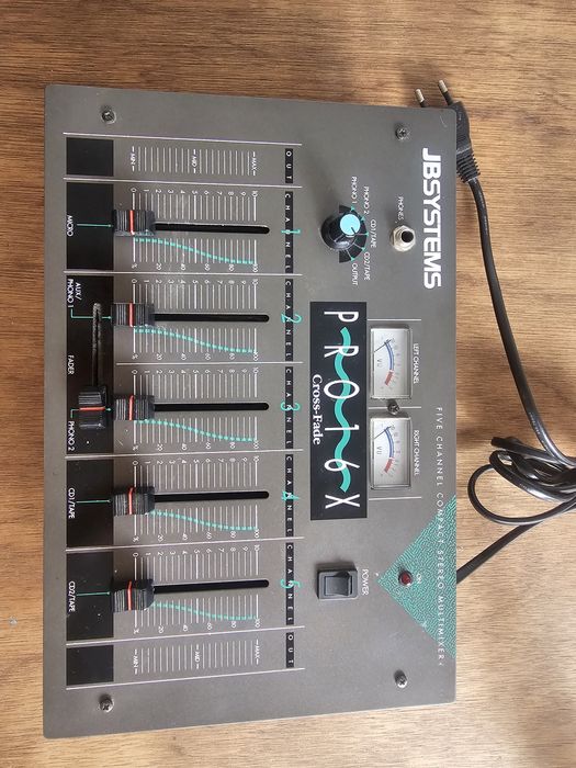 Mesa mistura JBSYSTEMS PRO16X com função Cross-Fade