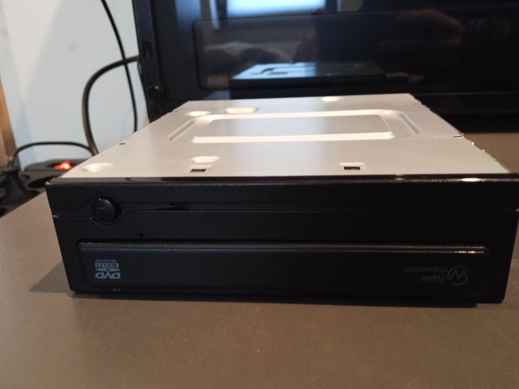 Komputer gamingowy i5-10600kf gtx 760 SSD 1tb 8gb ram bequiet 600w