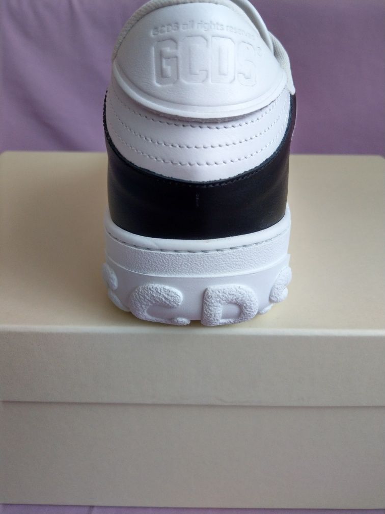 Sneakersy męskie marki  GCDS. Made in ITALY