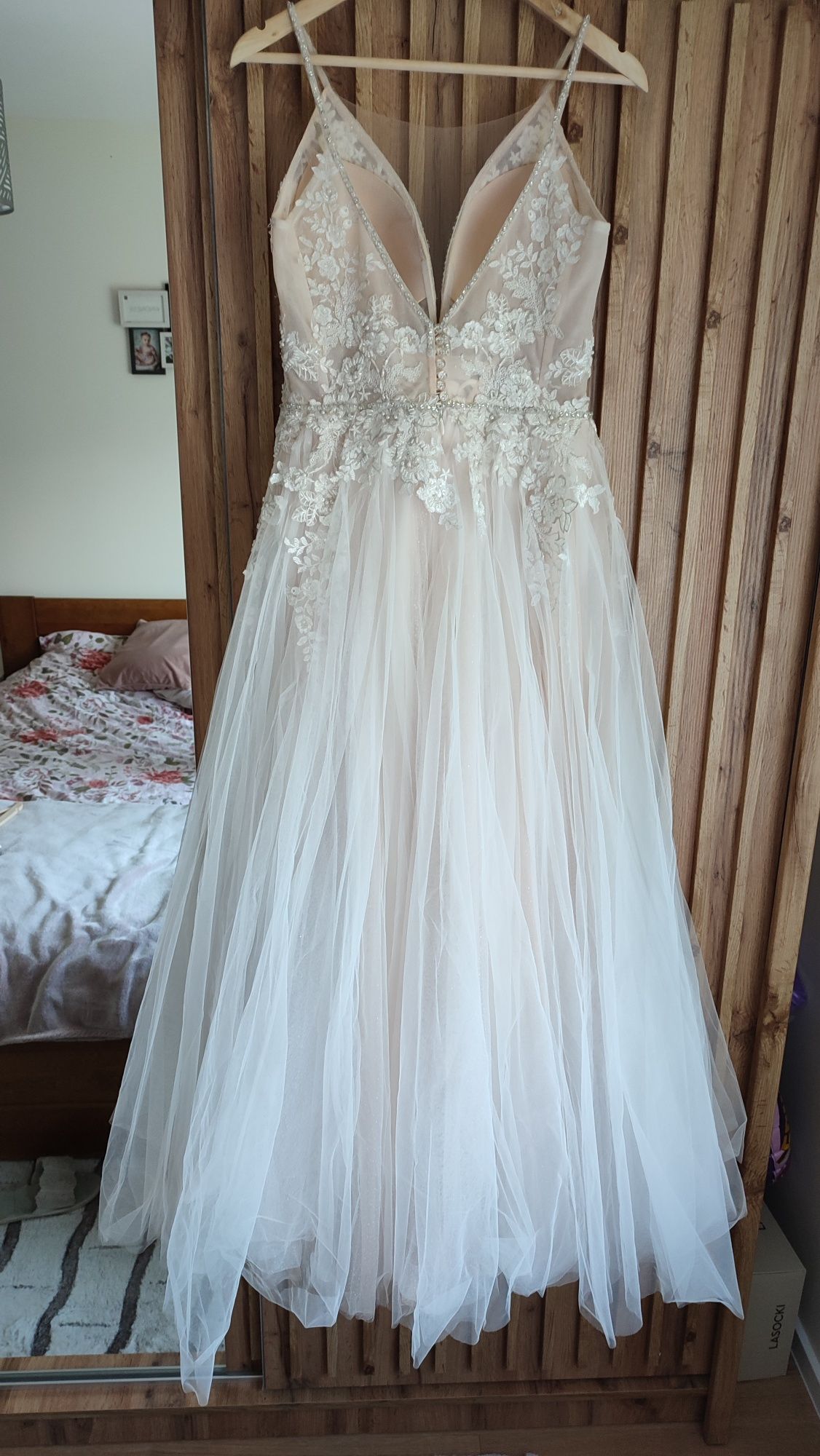 Sprzedam piękna suknię ślubna w kolorze Ecru