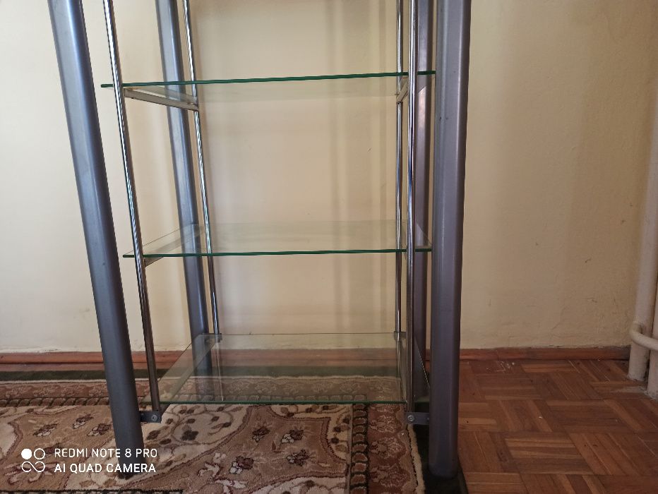 Regał metalowy 4 szklane półki stylowy fajny zgrabny Stan bardzo dobry