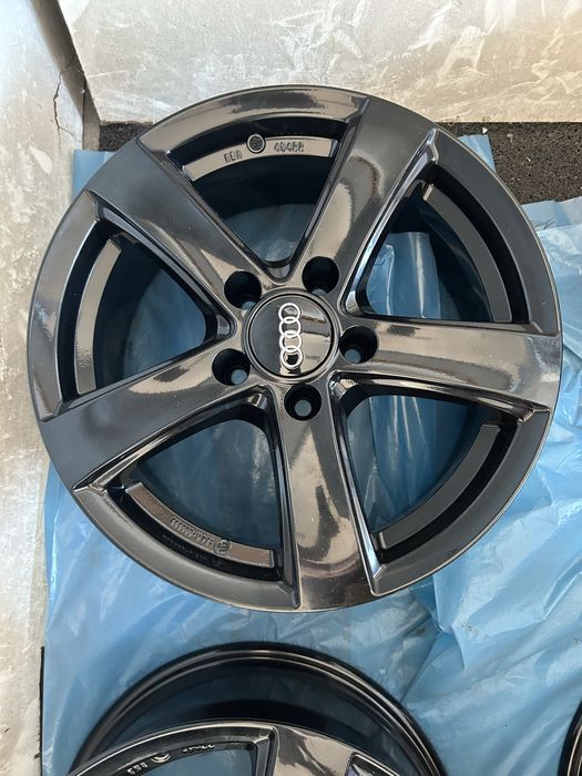 320 Felgi Aluminiowe AUDI R 16 5x112 otwór 66,6 Bardzo Ładne Czarne