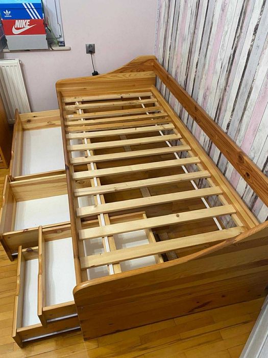Łóżko drewniane z szufladami 90x200 z materacem