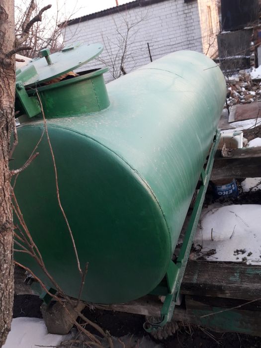 Продам бочку 3 куба