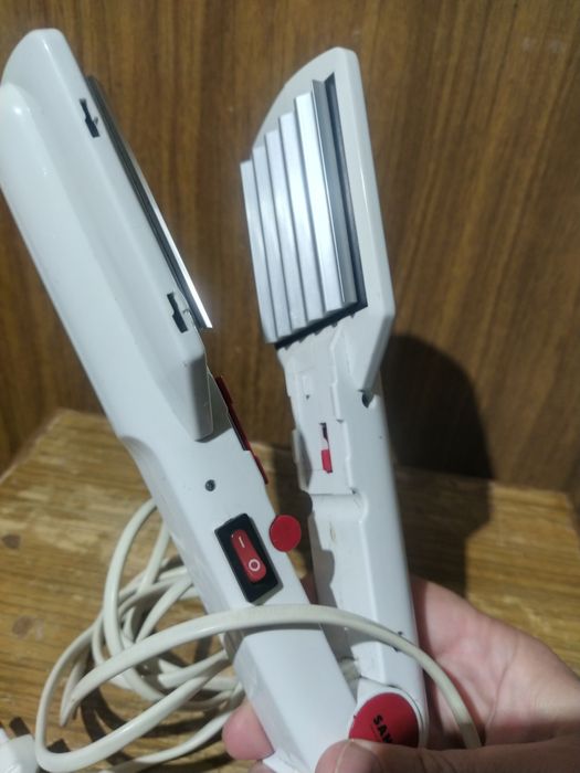 Стайлер, утюжок для волос.