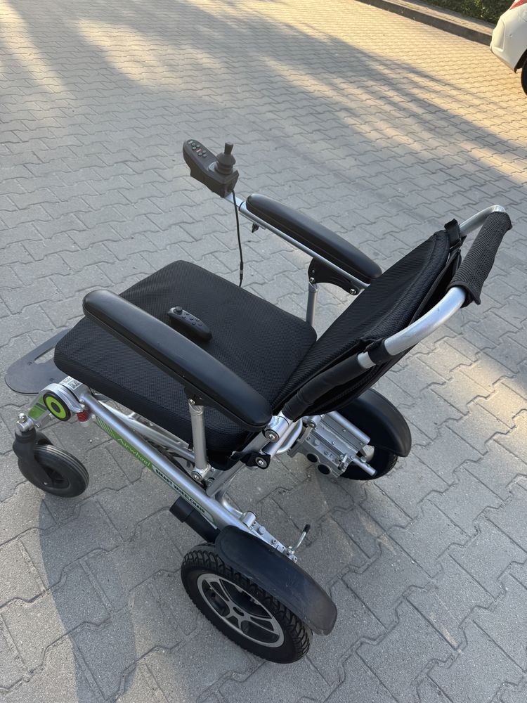 Wózek inwalidzki elektryczny Airwhael SMART WHEELCHAIR
