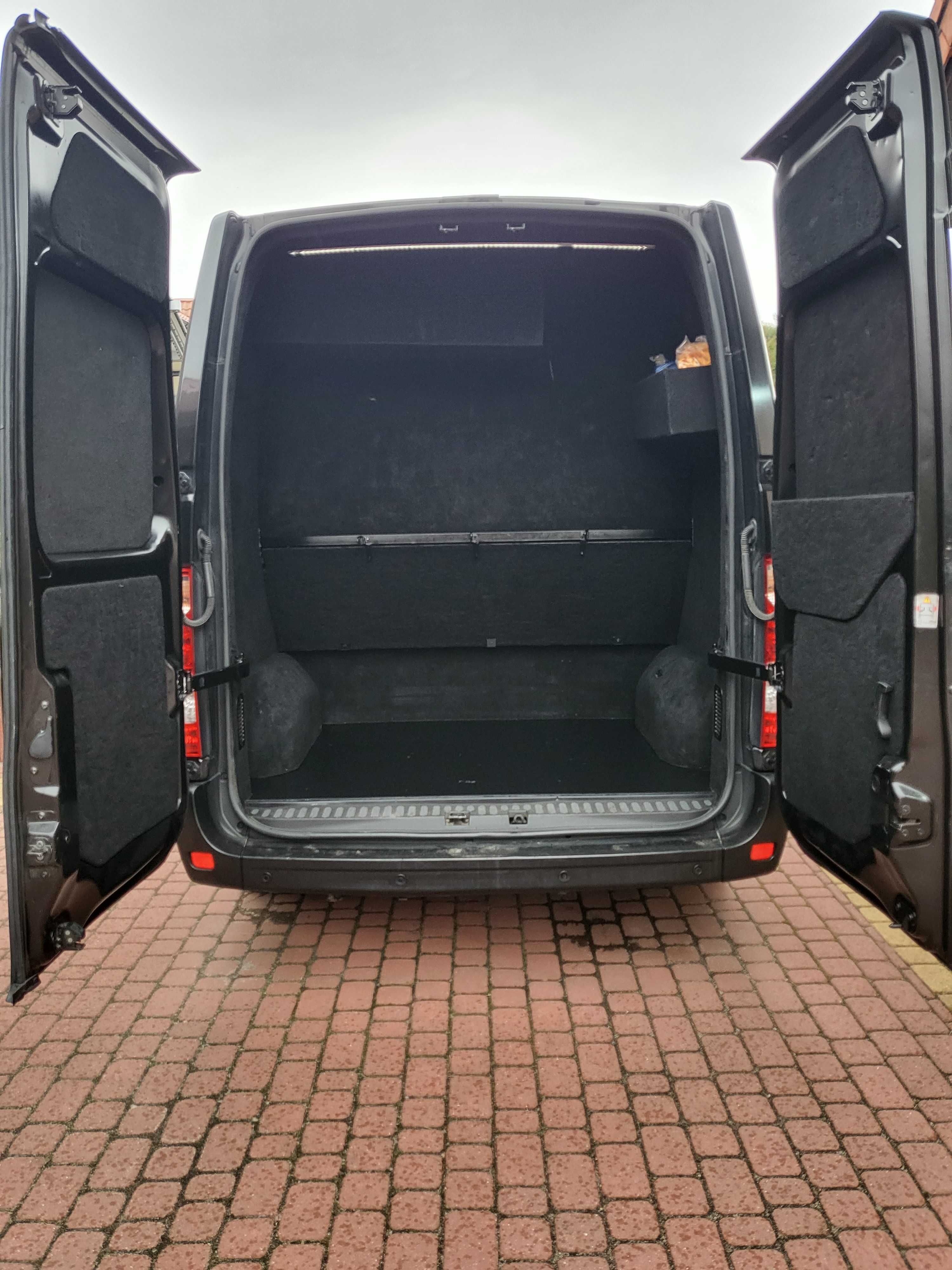 Bus 9 osobowy Renault Master VIP Kielce wynajem