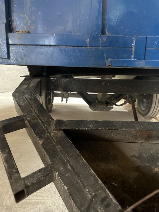 Прицеп до трактора хороший є багато чого іншого такош є і 2 осний