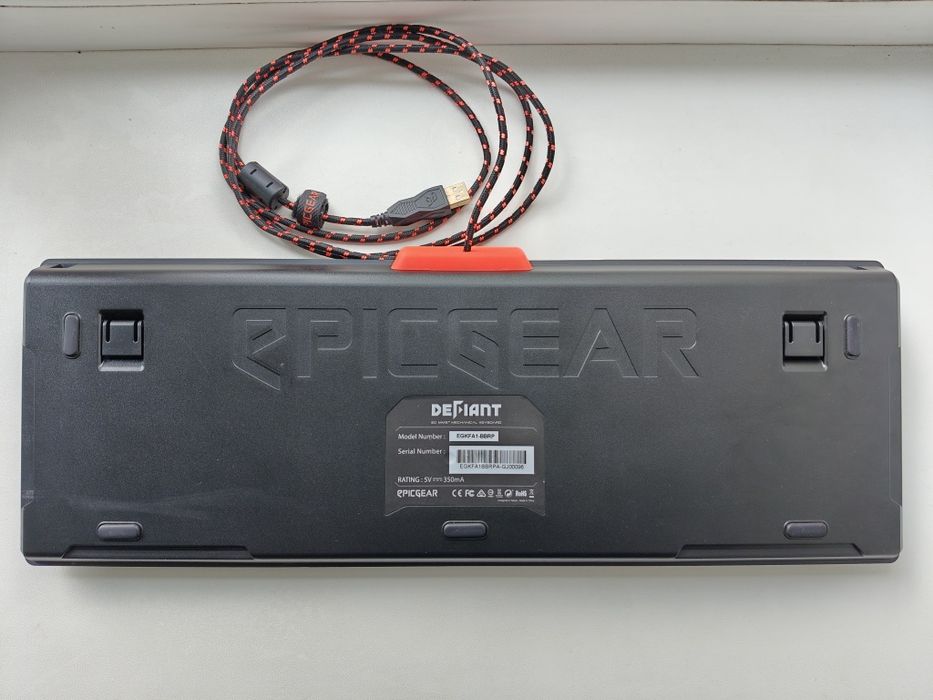 Механічна клавіатура EPICGEAR DEFIANT