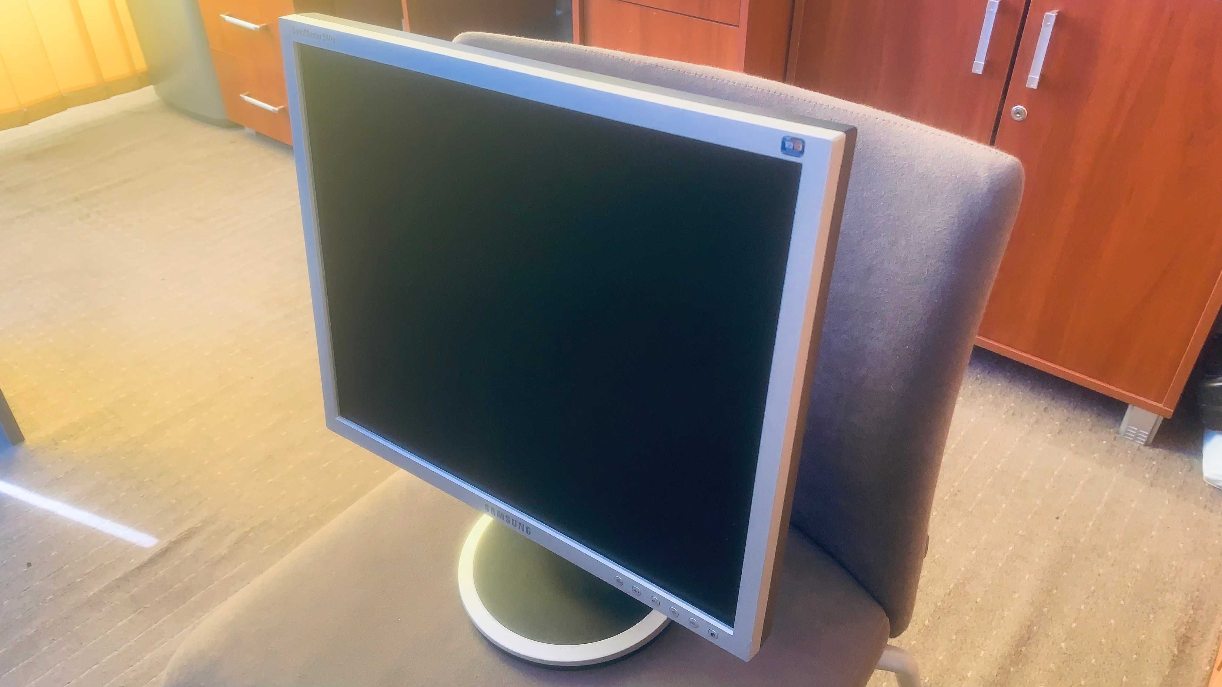 Sprzedam Monitor 19c Samsung