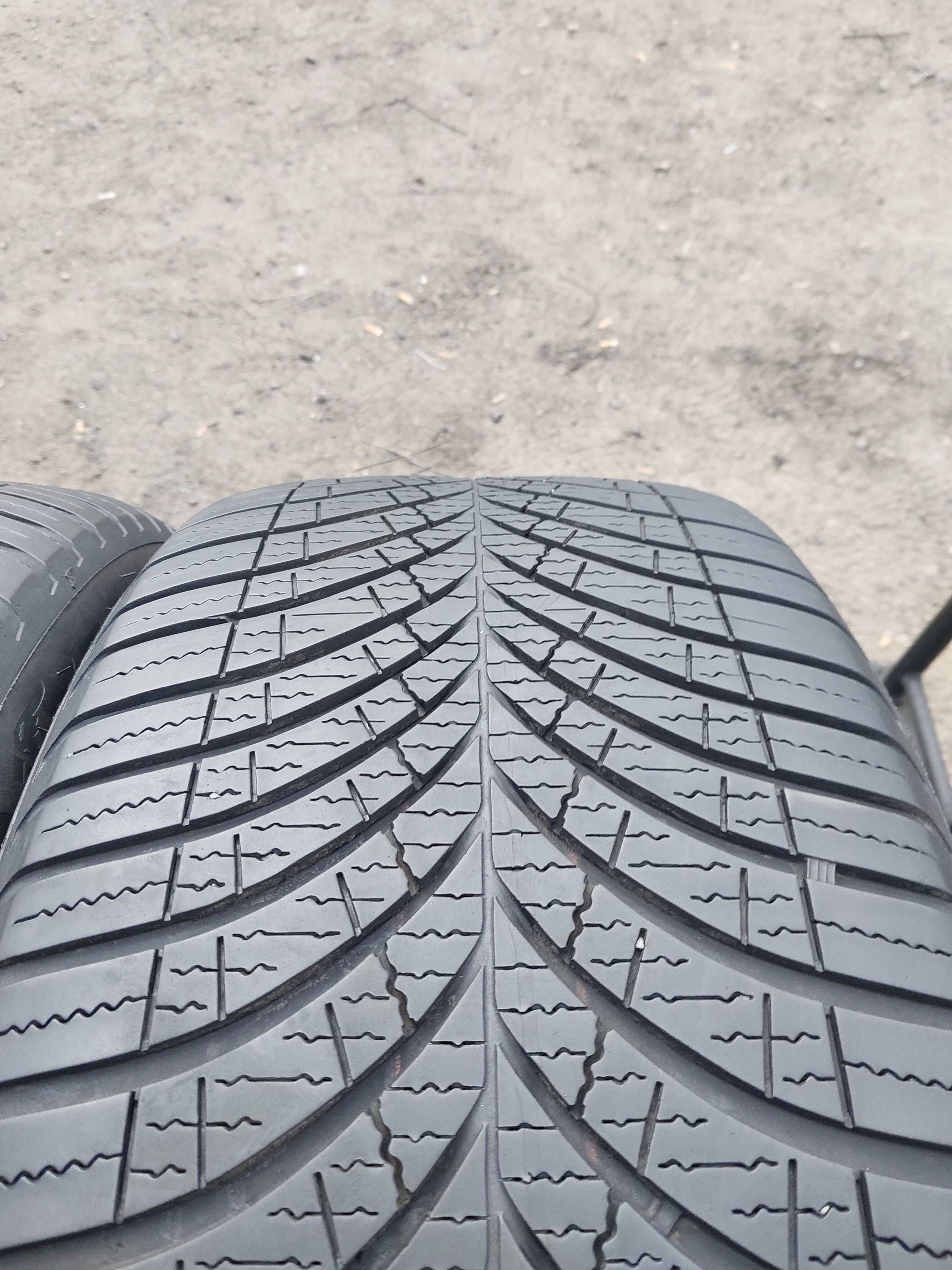 Opony caloroczne 245.45.19 Goodyear 2023 rok
