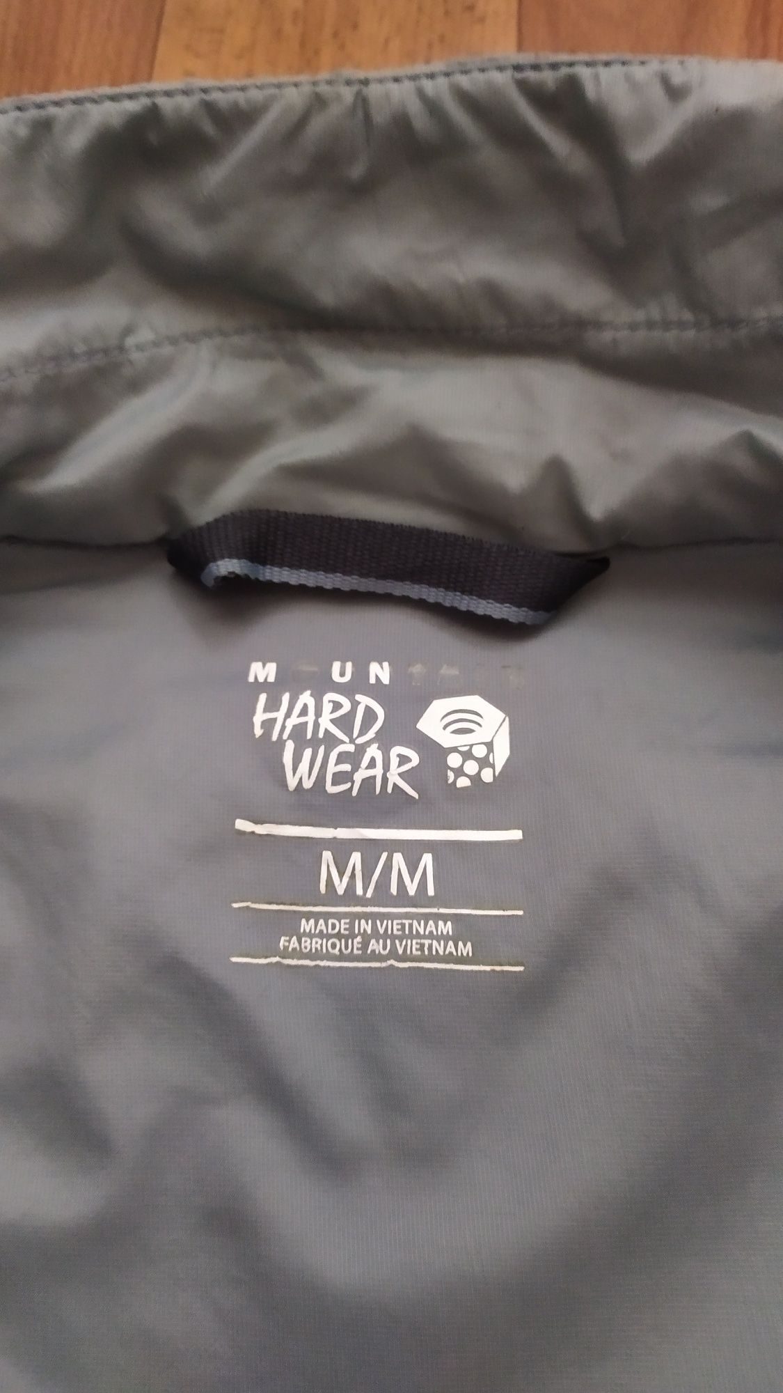 Куртка ветровка Mountain Hardwear р-р М