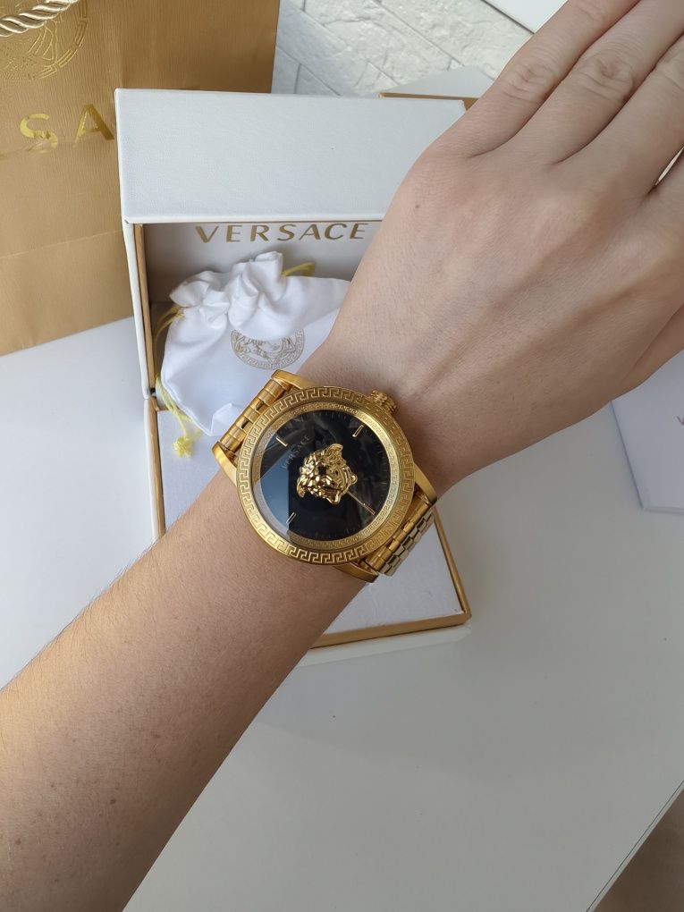 Жіночий годинник Versace