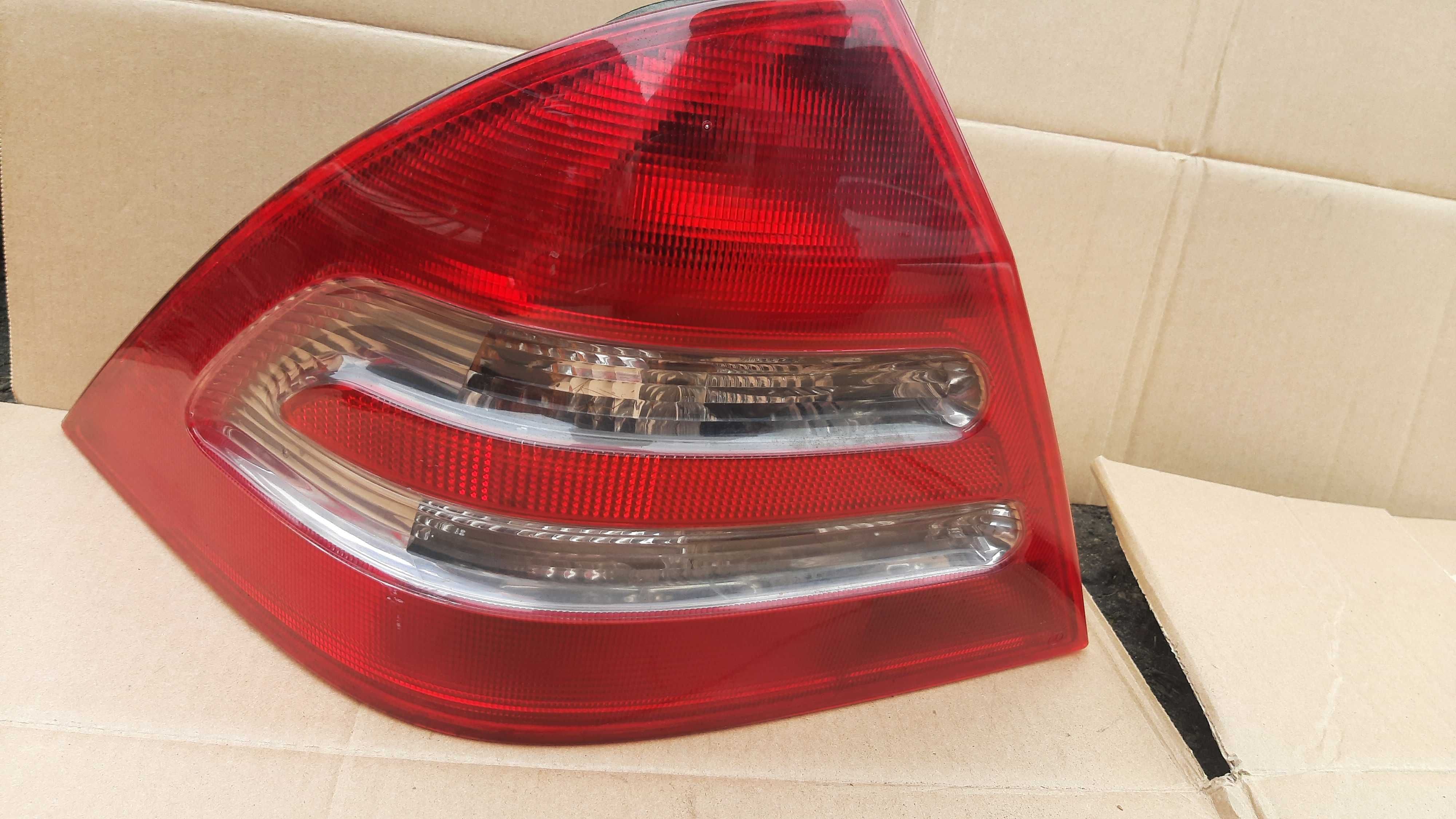 lampa tył tylna prawa lub lewa mercedes c w203 sedan oryginał