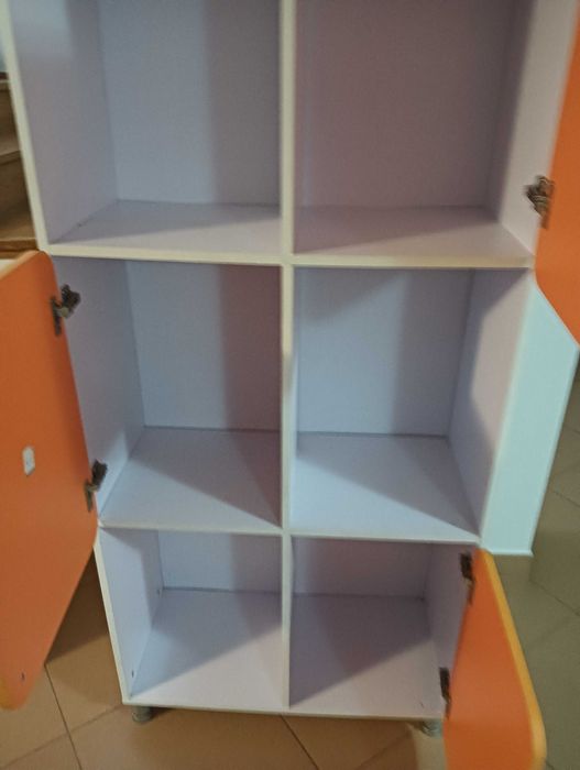 Estante quarto de criança