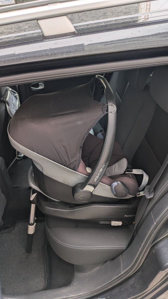 Cadeira auto grupo 0+ com carrinho