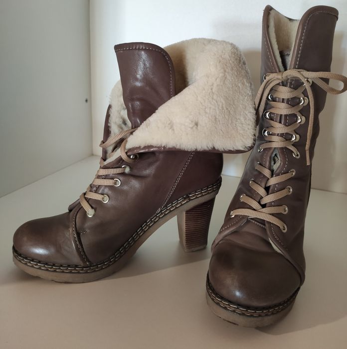 Шкіряні жіночі ботинки з натуральним хутром