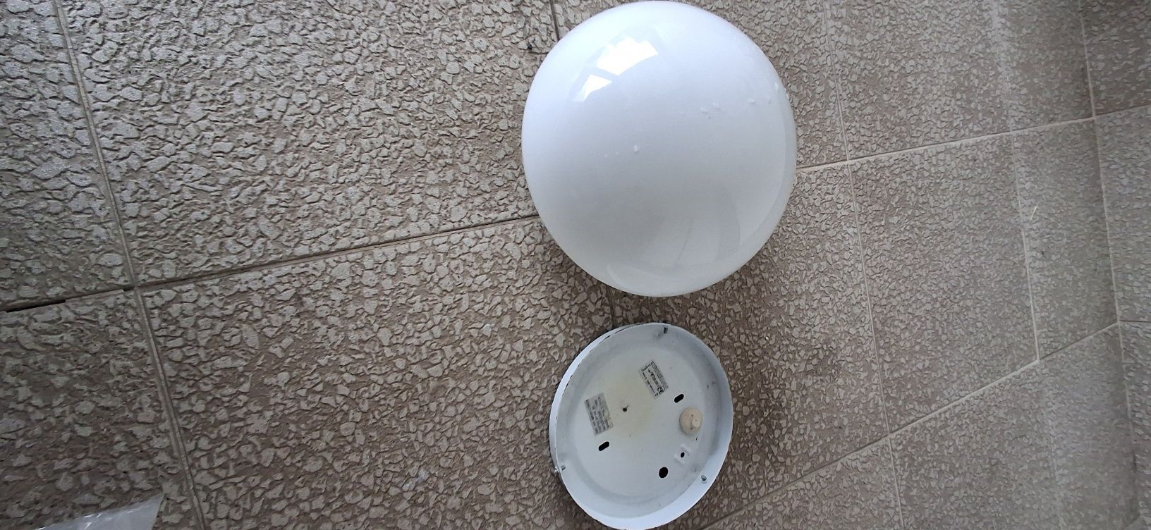 Aplique de teto para casa banho ou cozinha