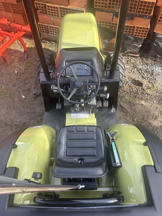 Trator Tractor Hurlimann e Alfaias