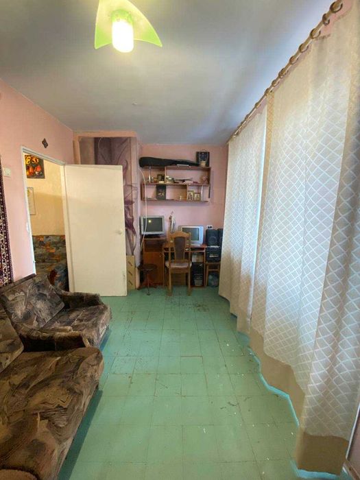 Продаж 2 к квартири вул. Суворова 13, р-н Тітова.