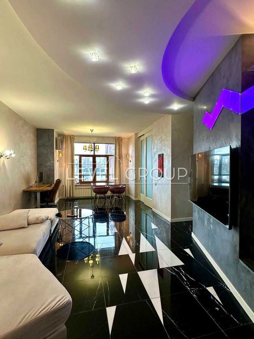 чудова квартира з паркінгом та бомбосховищем