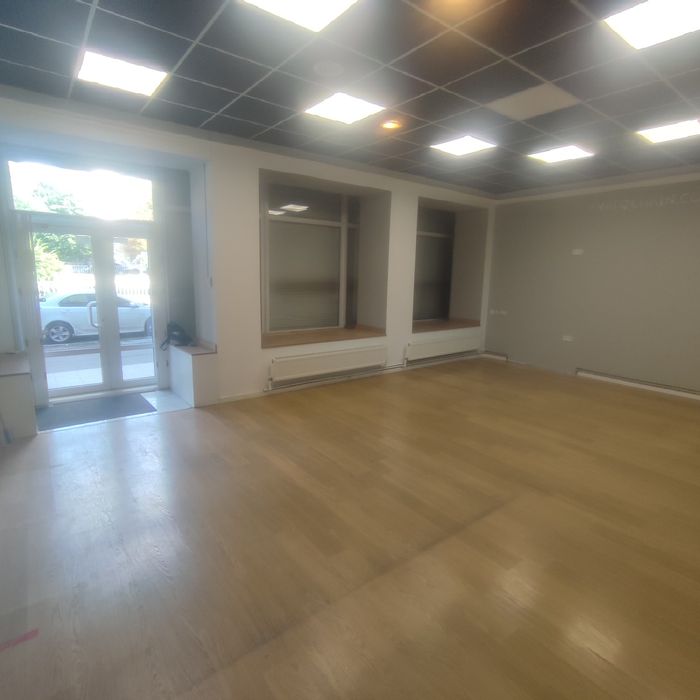 Приміщення на проспекті Олександра Поля 100