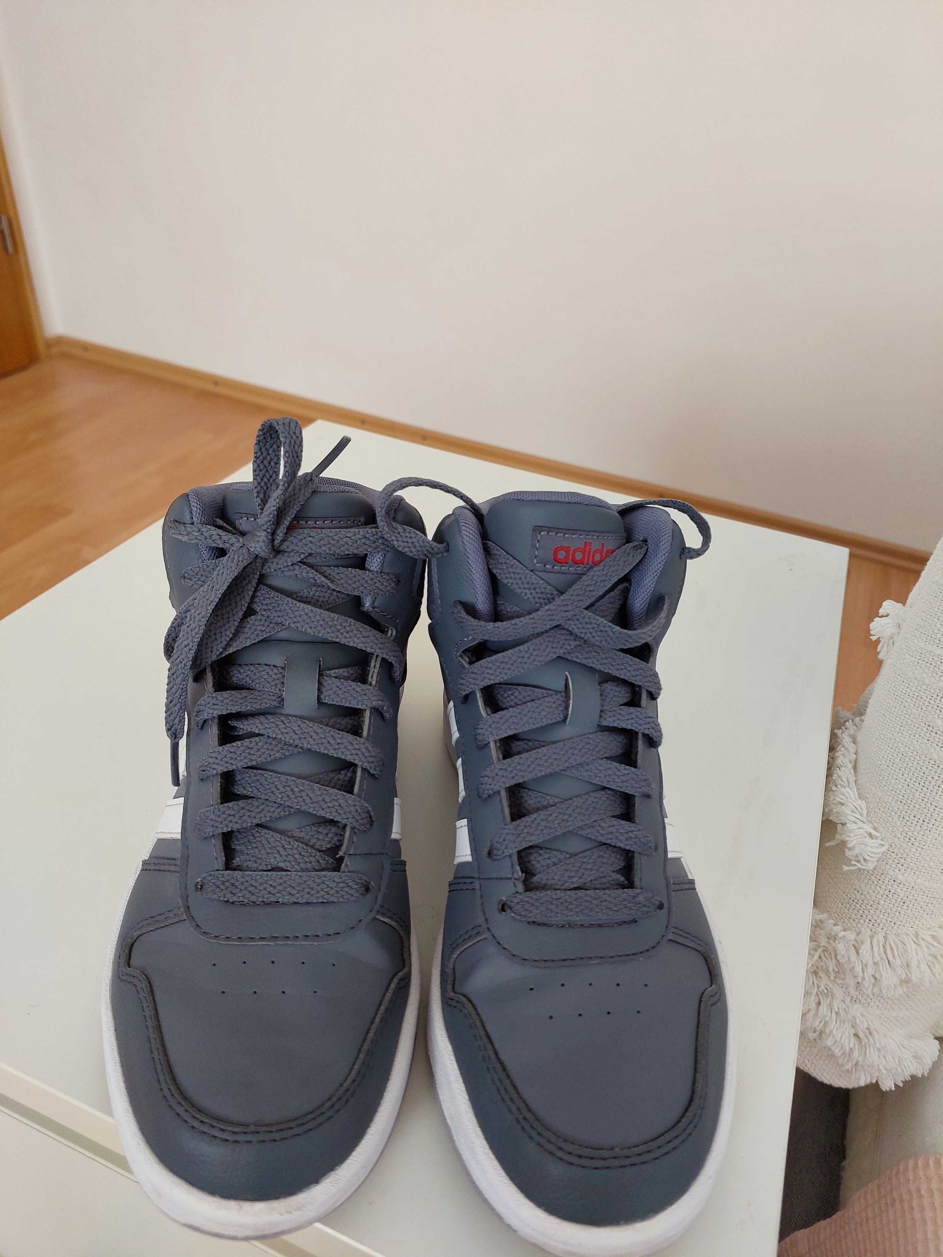 Adidas чоботи на хлопчика.37,5.