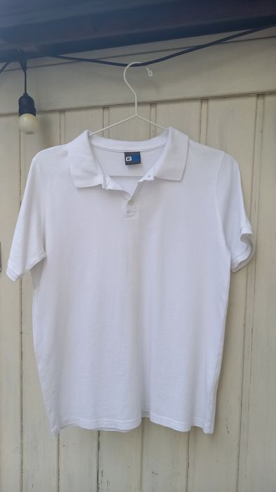 Koszulka biała z kołnierzykiem rozm. 146