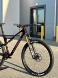 Orbea OIZ M-PRO Red Wine Wyprzedaż 2024 ostanie sztuki rozmiar L / XL
