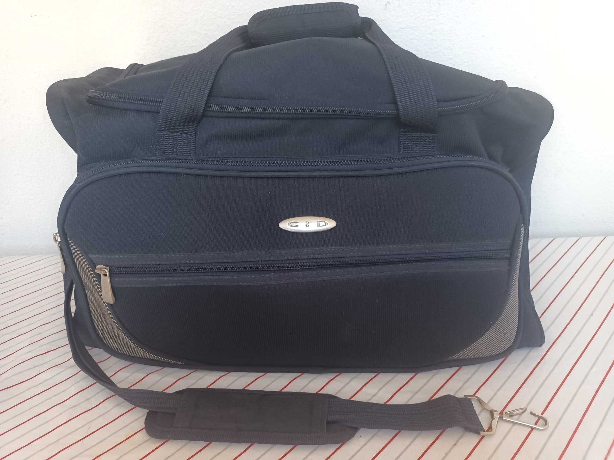Saco de viagem CsD resistente - com algum uso em relativo bom estado.