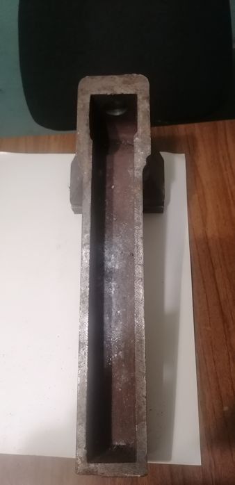 Запчасти для слюсарних лещат.