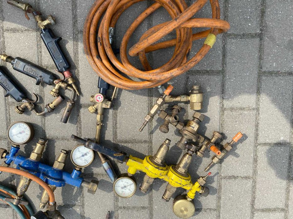 Palniki acetylenowe ,węże i zawory