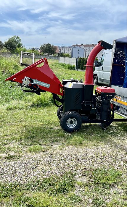 Rębak do gałęzi hydrauliczne podawanie - WYNAJEM - [PAW-REMB]