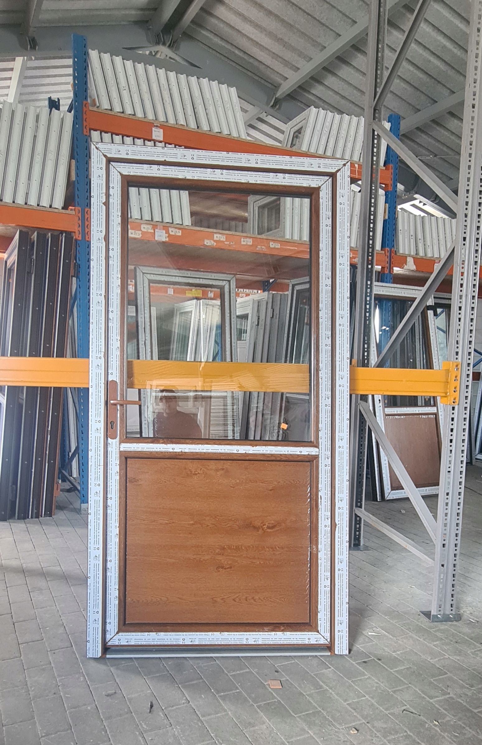 DRZWI Kacprzak 110x210 Drzwi ZEWNĘTRZNE PCV Sklepowe Złoty dąb