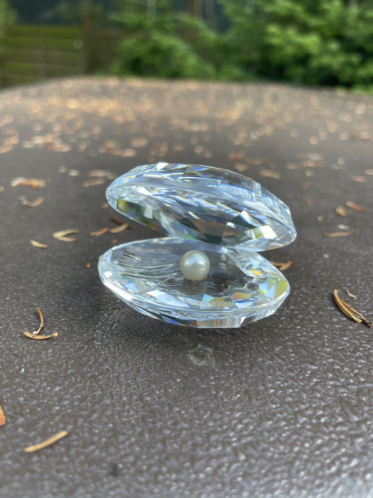 Unikatowa perła Swarovskiego w kryształowej muszli