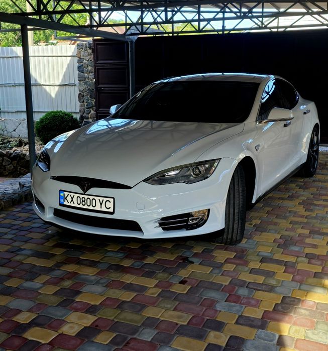 Продам Tesla S p85+