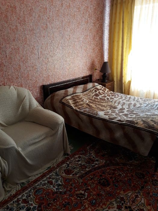 2-ком кв на Тополе-1, (Эпицентр), Клиника Рахманова