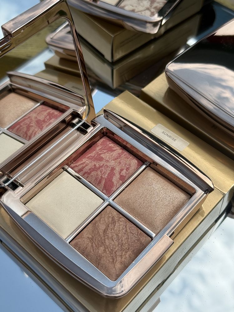 Палетка для обличчя Hourglass Ambient Lighting Quad 2025