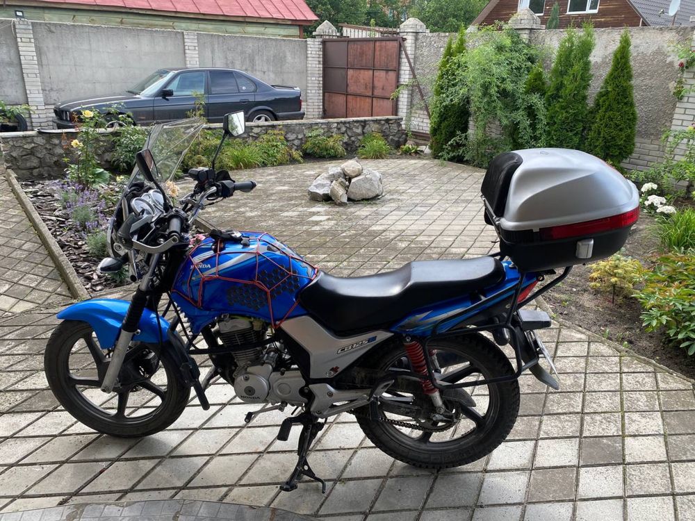 Honda cb125e 2013