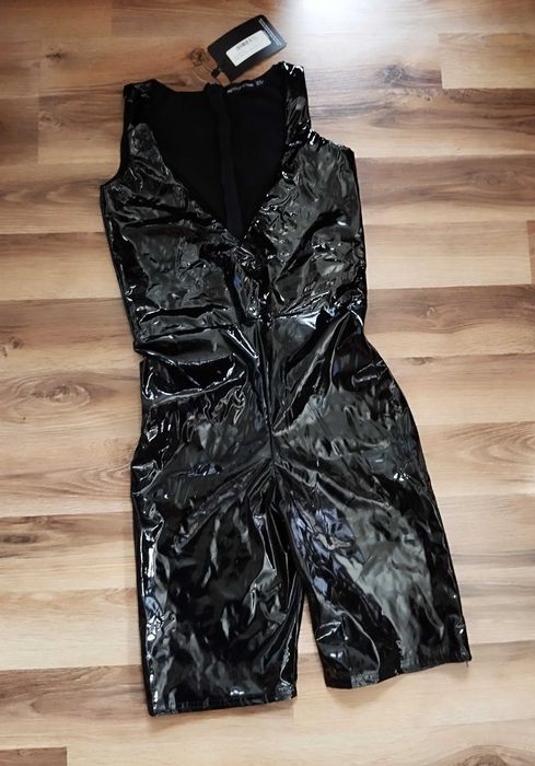 lateksowy kombinezon S latex suit dopasowany obcisły goth costume